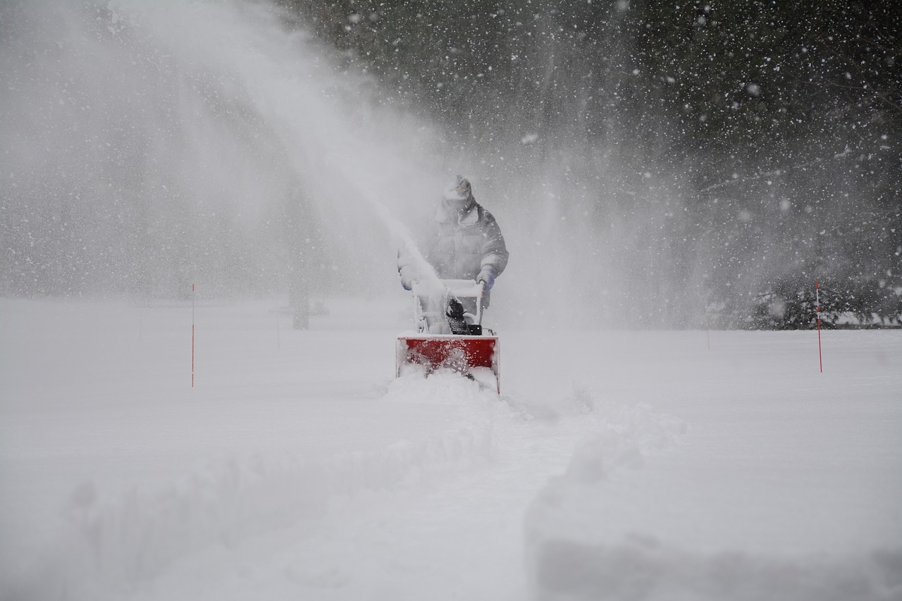 snow removal, snowstorm, driveway-1853220.jpg